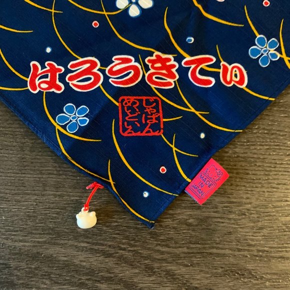 Hello Kitty table cloth / cover cloth with mini bell Made in Japan - Picture 2 of 8